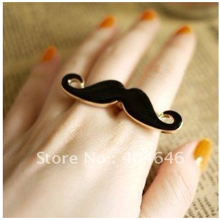 Anel Moustache
